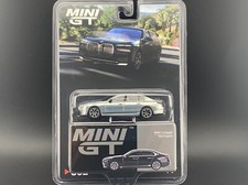 Mini GT BMW i7 eDrive50 Black Sapphire #802 1/64 CHASE