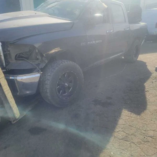 RAM1500 2011 consola delantera 475052 Foto 4 de 4