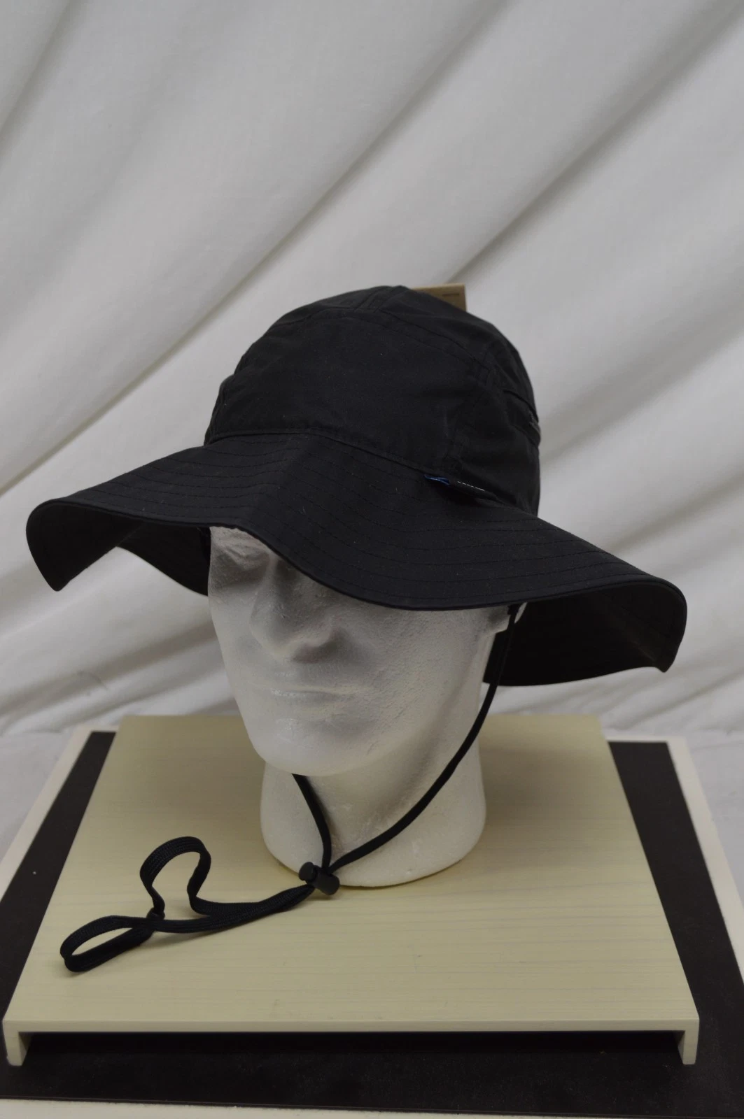 NEW NIKE Adult Unisex APEX Zip Wide Brim Bucket Hat Black HJ7135-010 SMALL