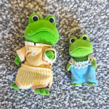 Sylvaian Families-Bullrush Frogs  1989 1 Juvenile,1 Baby
