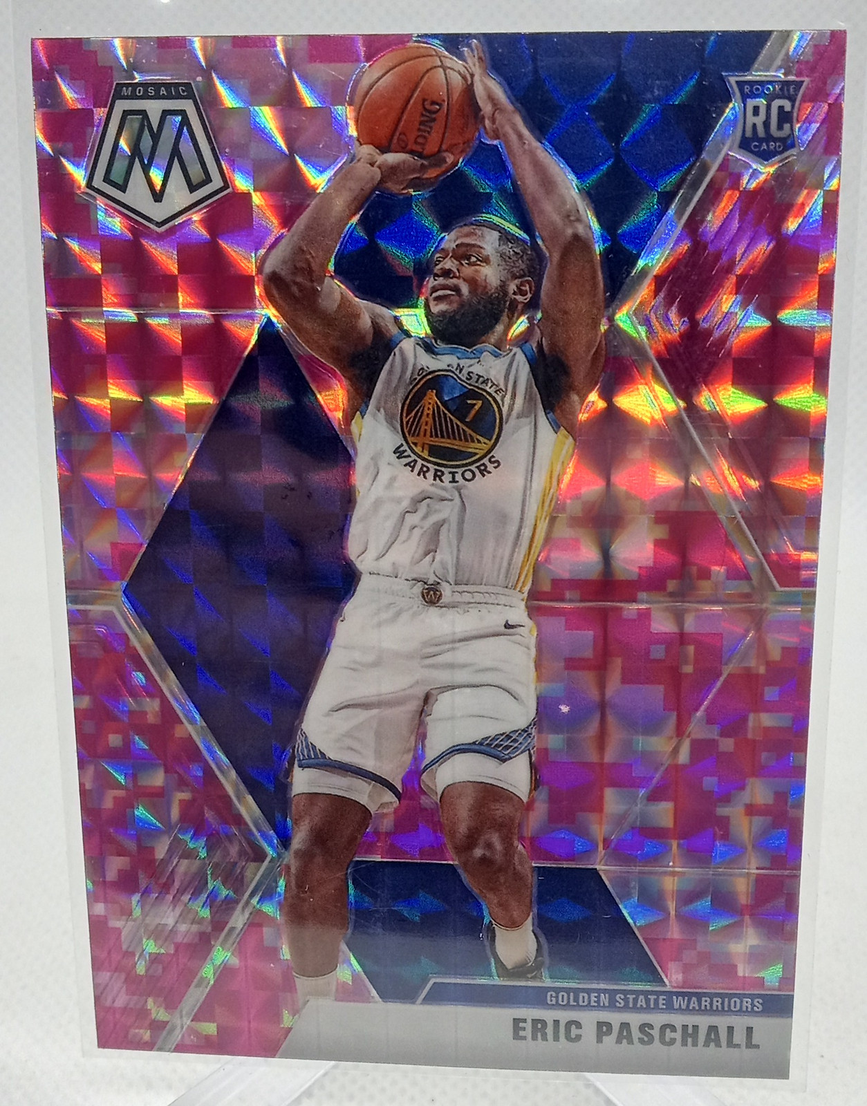2019-20 Panini Mosaic #250 Eric Paschall Camo Pink Rookie