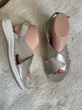 Easy spirit sandals size 9M