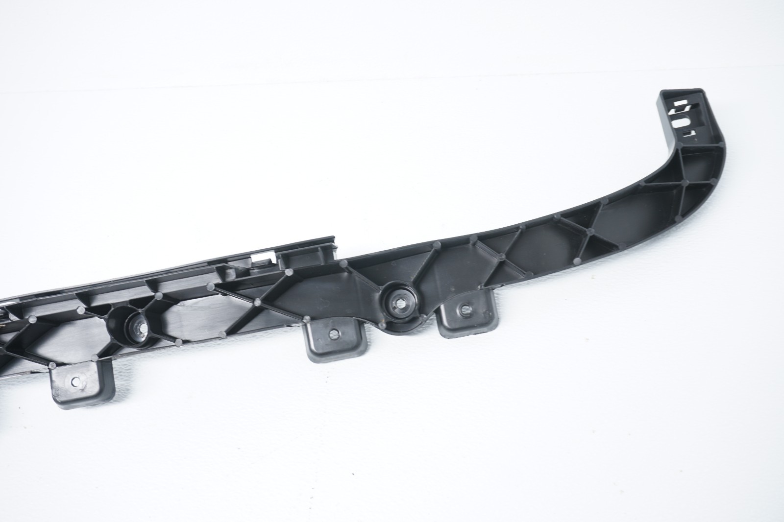 2014 - 2020 MASERATI GHIBLI OEM REAR BUMPER CENTER UPPER MOUNT SUPPORT BRACKET