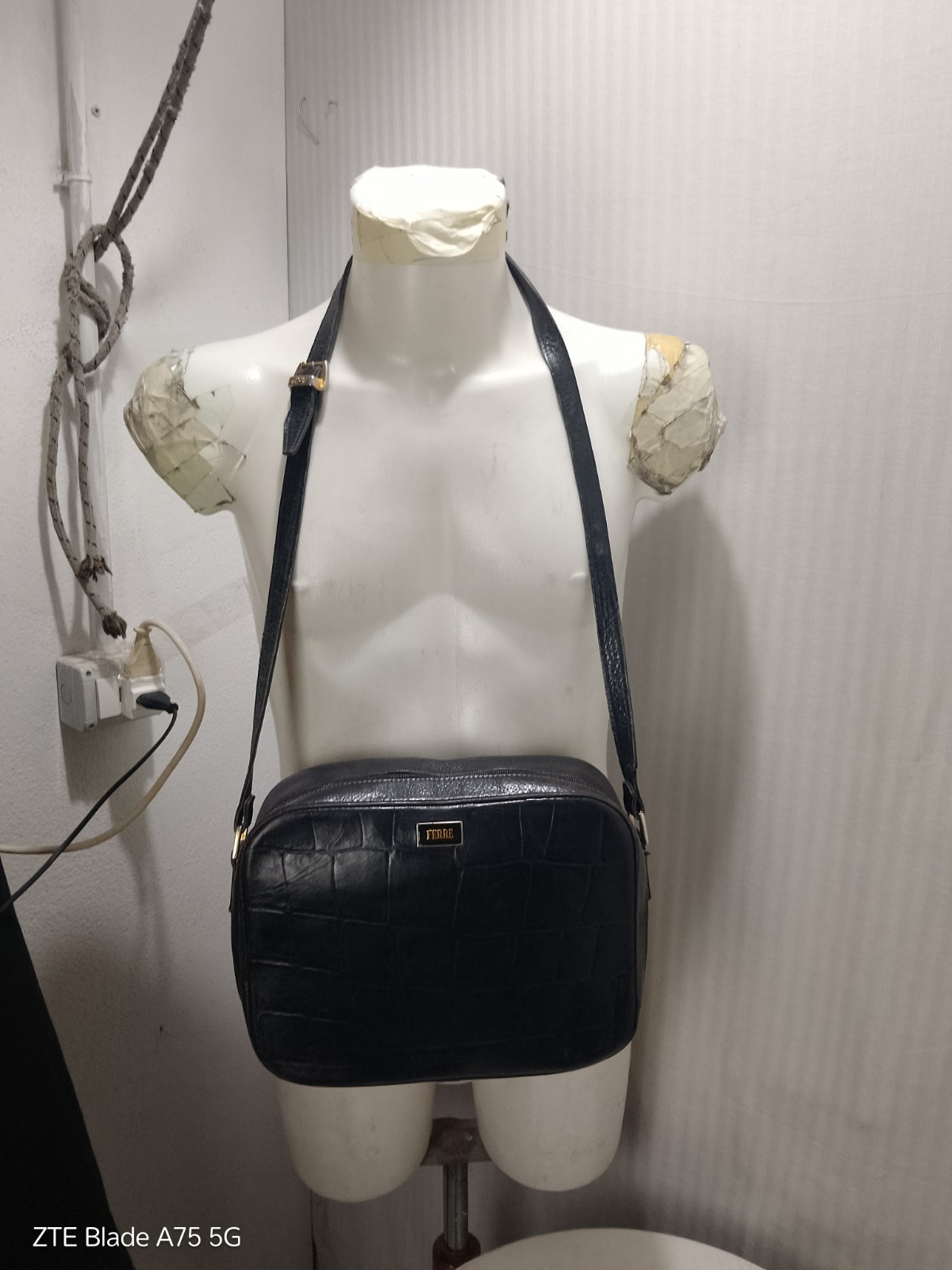 articolo e7412 borsa a tracolla donna gianfranco ferre' , pelle , vintage , mis