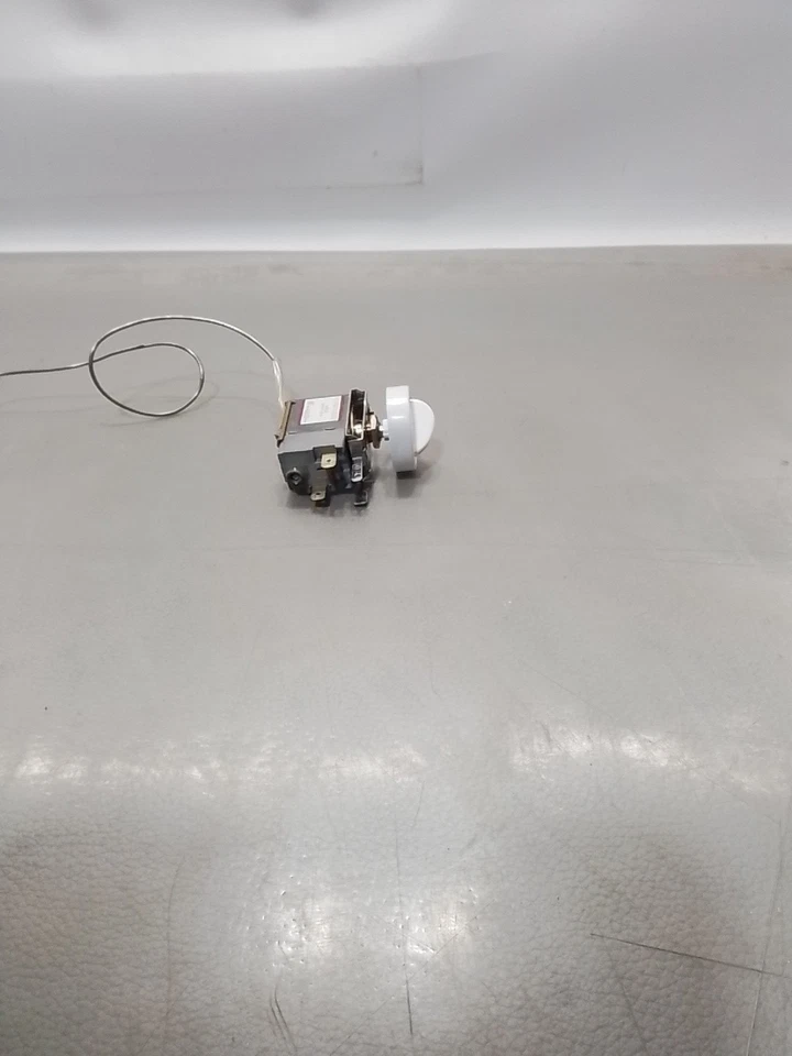 Magic Chef Fridge Thermostat Assembly PN:  502407000304 - Image 3 of 4