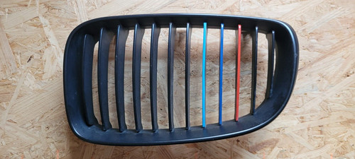 BMW Niere M Optik Streifen Kühlergrill NUR LINKS E87 FL 08-11 BM07026