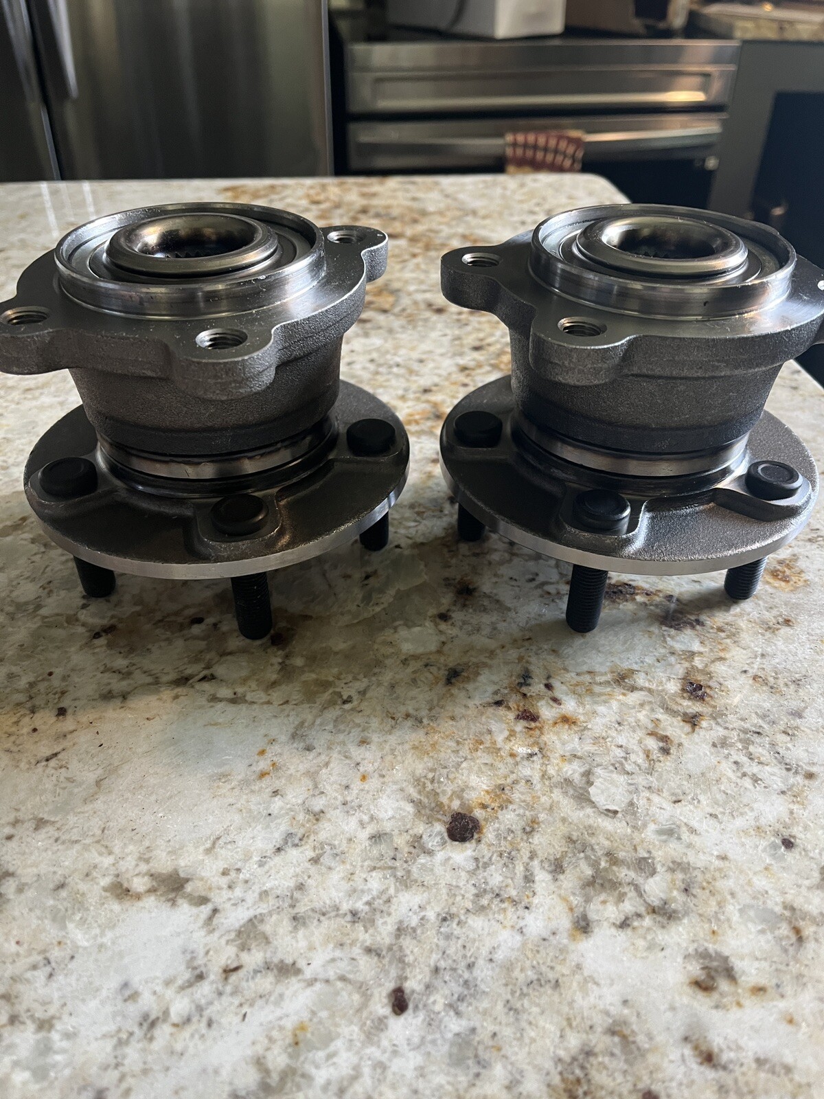 KUSATEC 512500 2pc Wheel Bearing Hub Assembly For 2013-2017 2018 2019 Ford Esc 