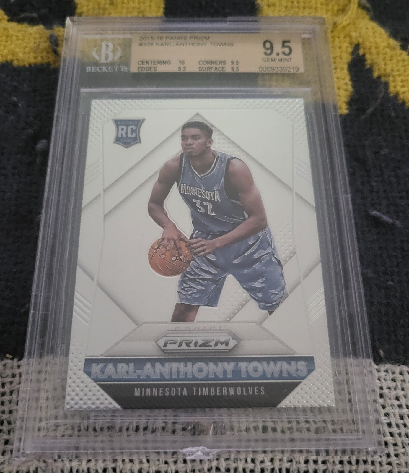 2015-16 Panini Prizm Karl-Anthony Towns RC BGS 9.5 True Gem Mint #328 Rookie