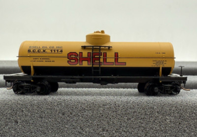 Micro Trains Shell Oil Company 39' Single Dome Tank Car 65090/2 - Rd# SCCX 1114
