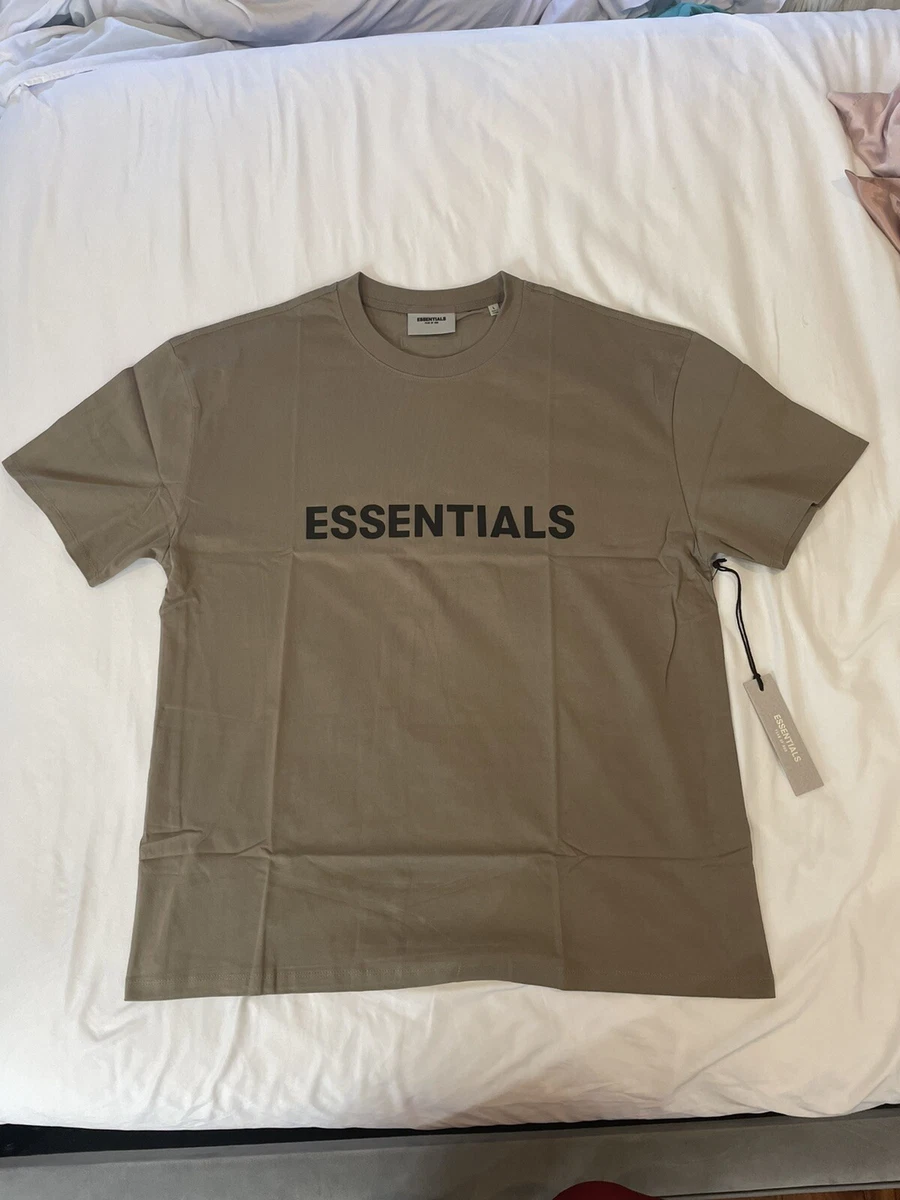 T-Shirt Essentials Logo