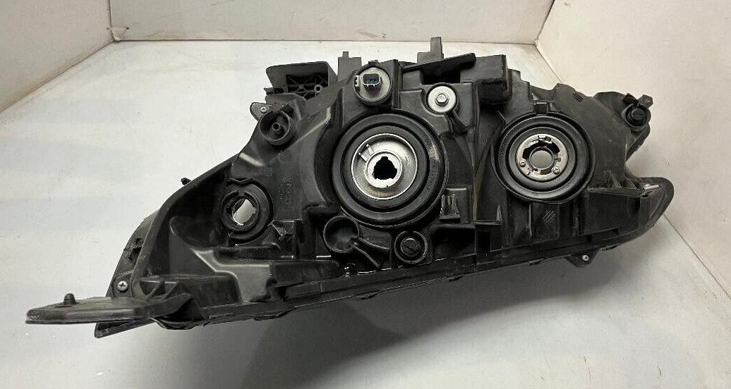 2015-2017 HONDA ACCORD RIGHT HEADLIGHT P/N AHRI5PP2DRL GENUINE OEM