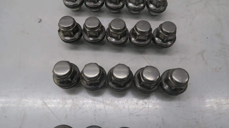 2017 - 2024 年日产 Murano 原始设备制造商车轮凸耳螺母 20 件套 — 第 4/4 张图片