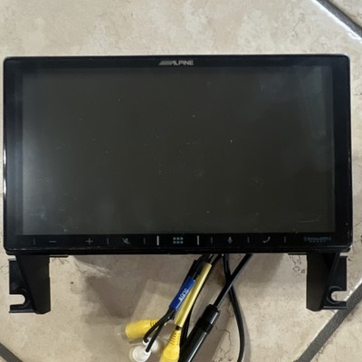 Alpine iLX-W650 7 inch Mechless In-Dash Receiver