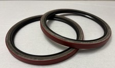 New NATIONAL OIL SEALS 415683 DUAL LIP SPRING LOADED W/ INNER CASE 2-PACK Nat2