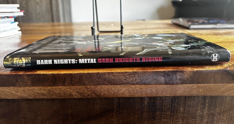 Dark Knights: Metal - Dark Knights Rising - твердая обложка - графический роман - Изображение 3 из 3