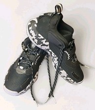 Adidas D.O.N. Men Issue 3 Basketball Black / White Sneakers Size 7 Pre-owned