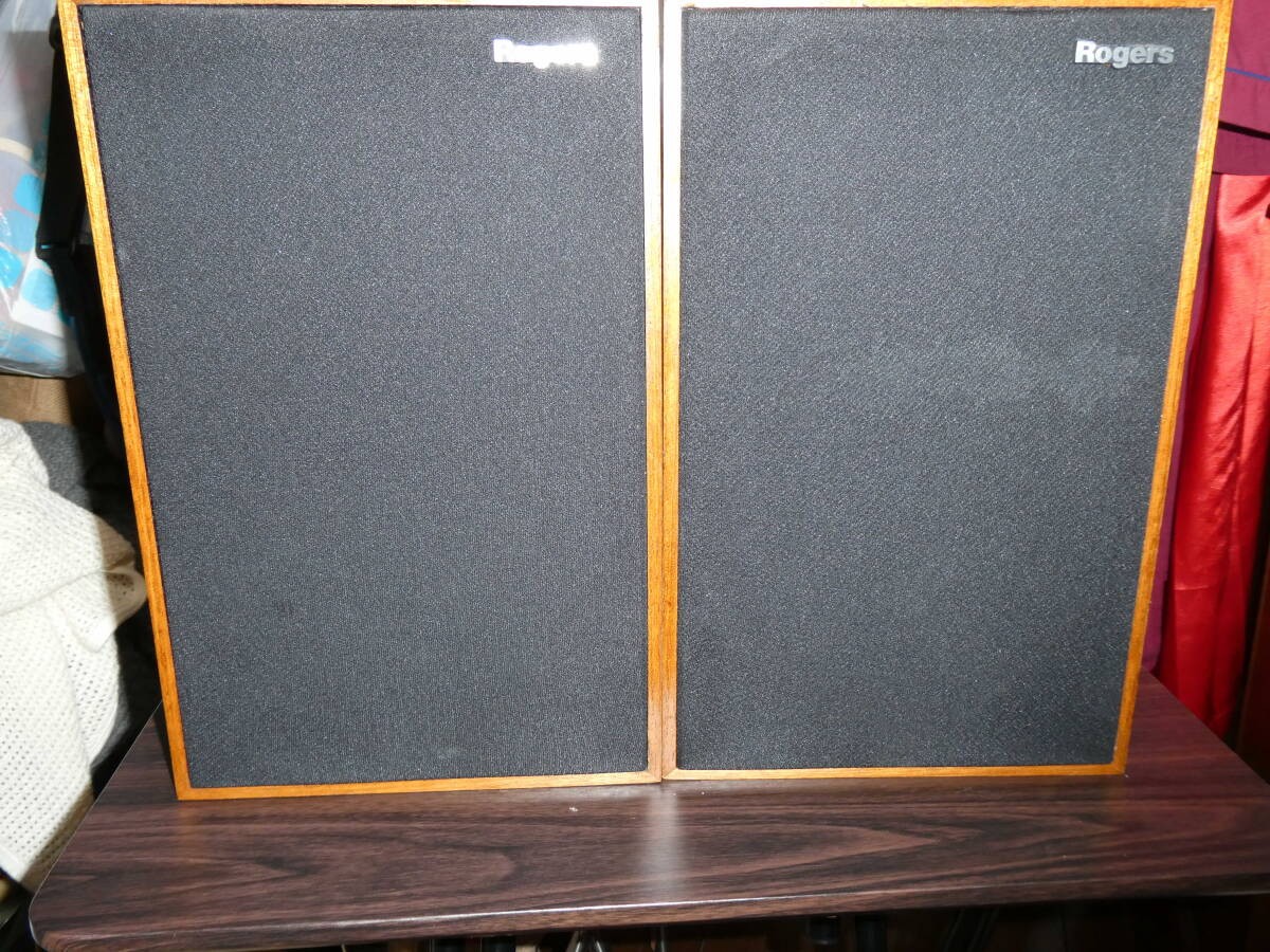 Rogers LS2 Speakers Pair Domestic Series Bookshelf 2-Way Vintage