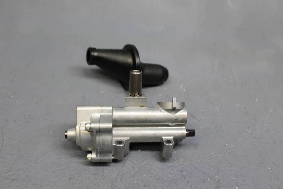 SUZUKI 06-09 / 11-19 GSXR600 GSXR750 MOTOR BOMBA DE ACEITE 16400-01H00 Foto 3 de 4