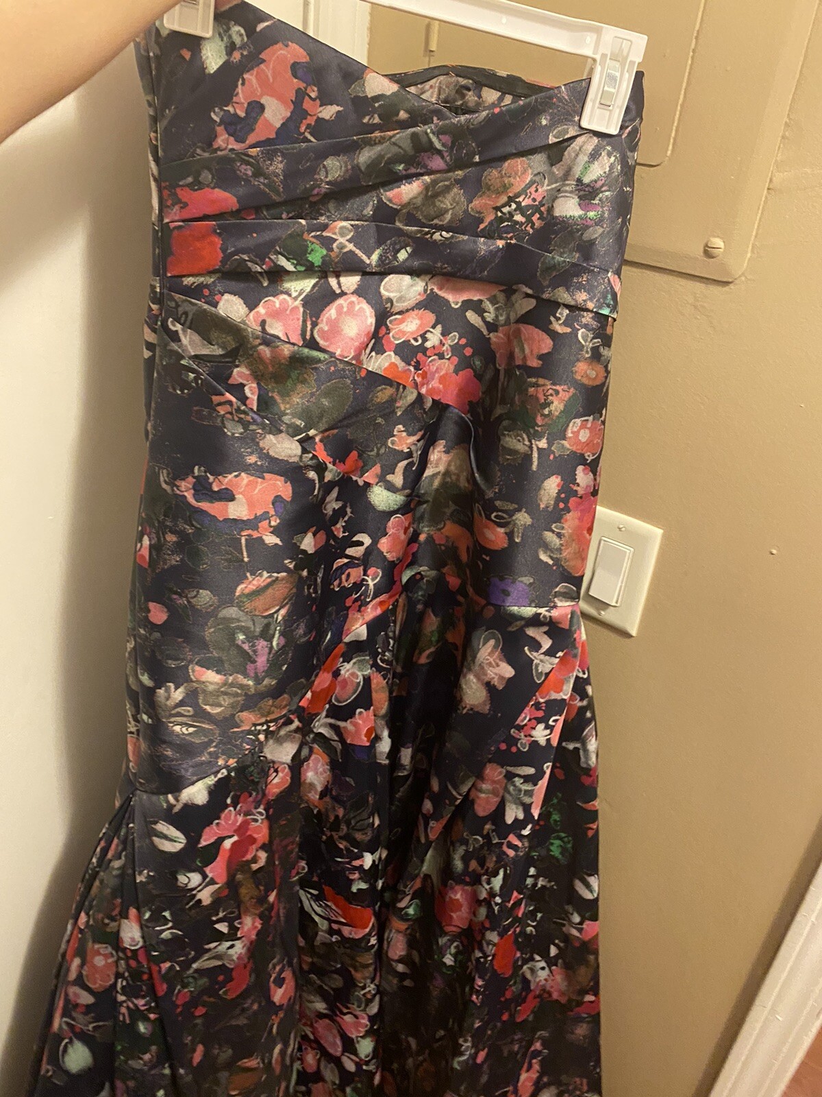 ML Monique Lhuillier Size 10 Floral Jadore Gown Maxi strapless pleated