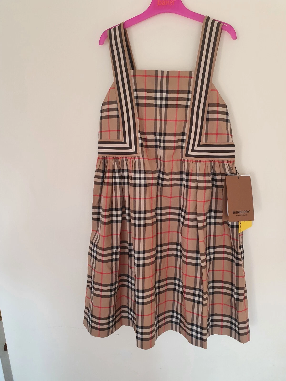 ABITO BAMBINA BURBERRY. 12 anni nuovo con etichetta. Prezzo consigliato £240. 00. DESIGNER