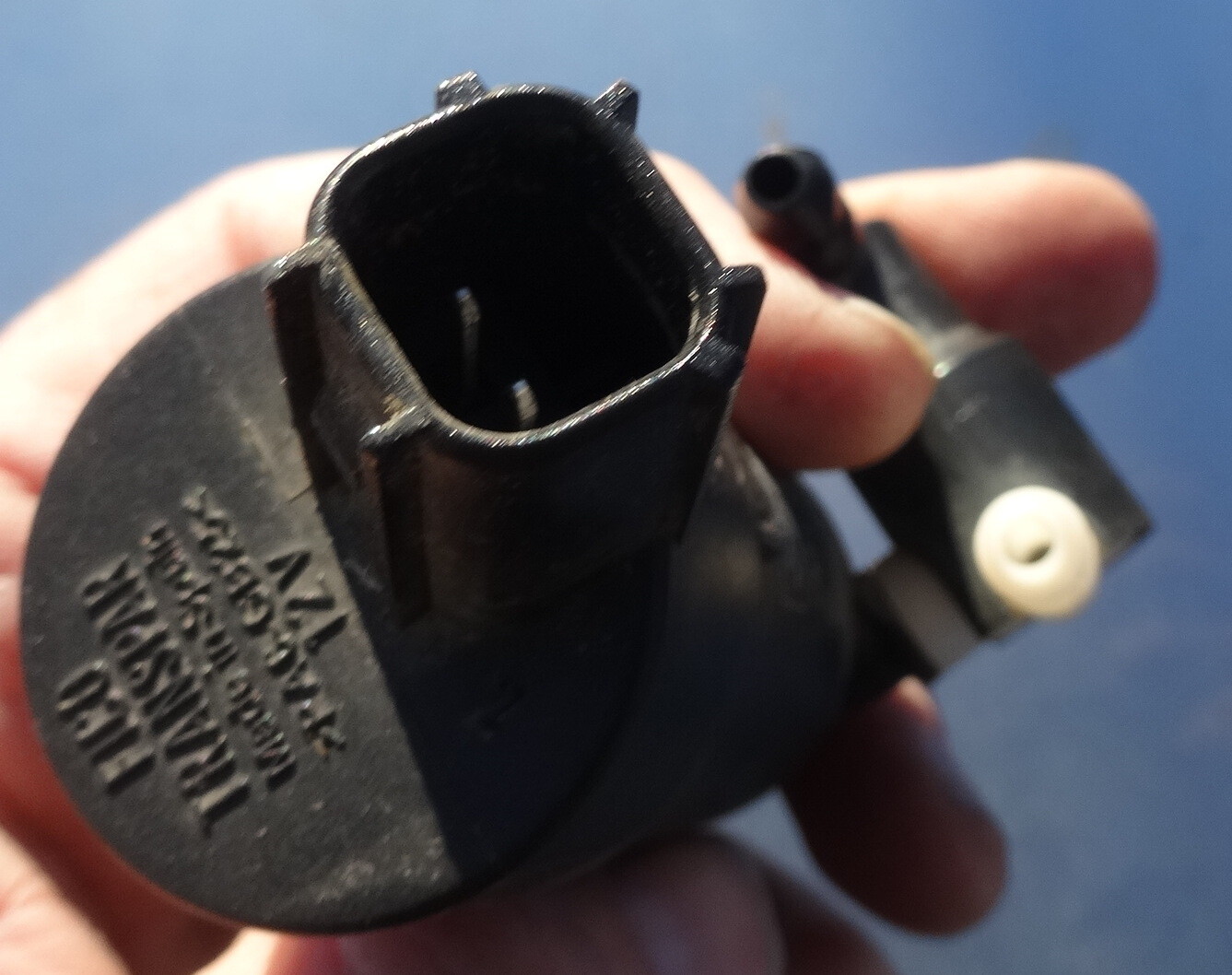 VOLVO V70 XC70 V50 C30 Ford WIPER FLUID RESERVOIR WASHER PUMP OEM 1S71