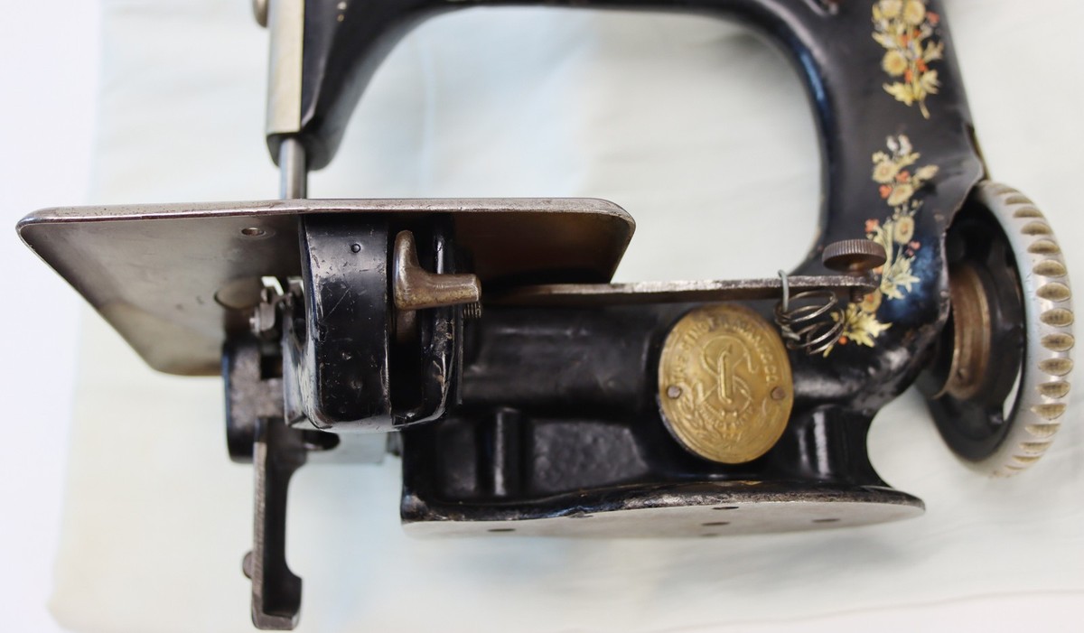 Rare Antique Singer Sewing Machine Model 24-13 Chain Stitch Circa