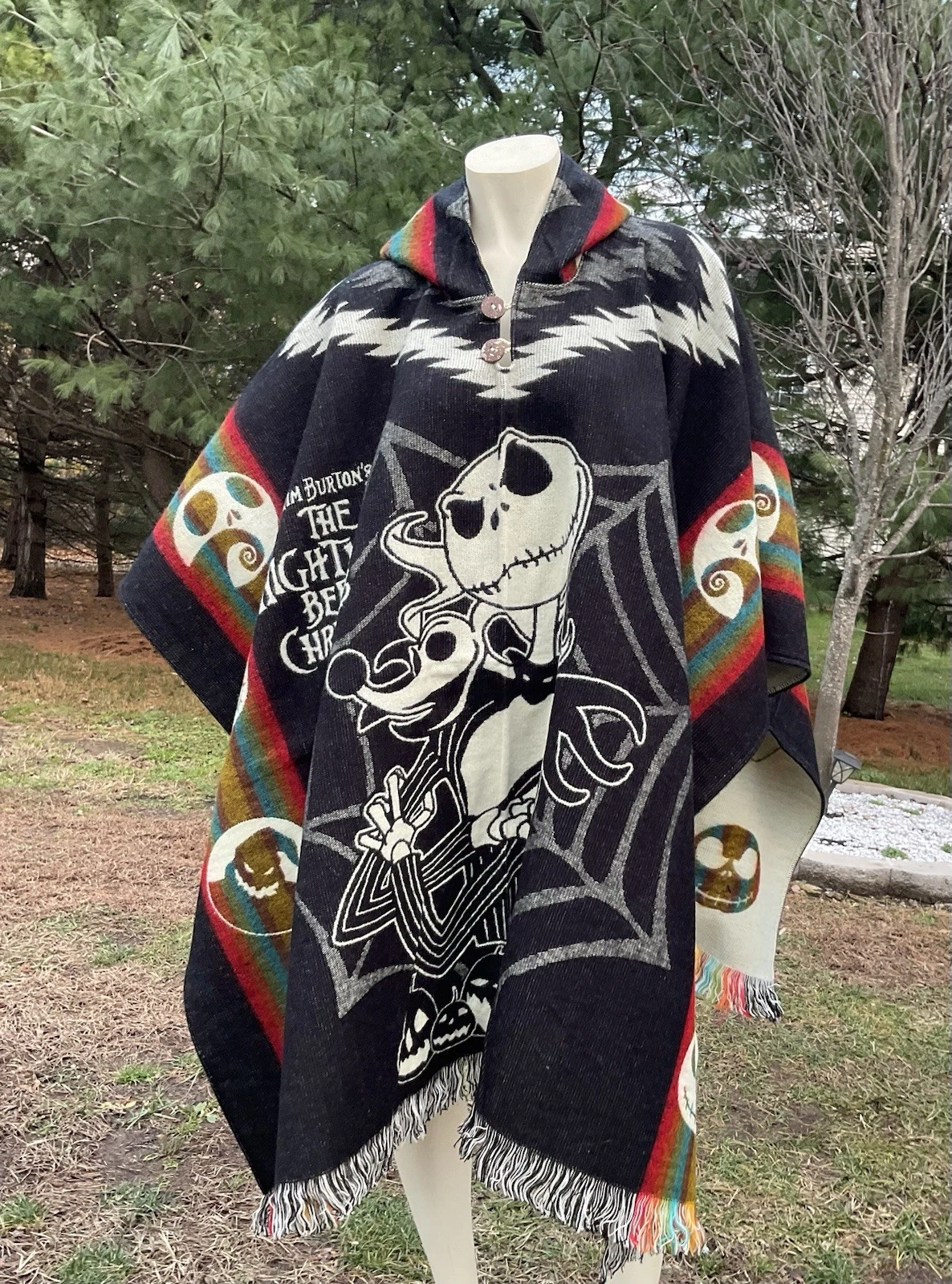 HANDMADE ALPACA PONCHO UNISEX Jack Skellington Black Made In Ecuador Soft & Warm
Opens in a new wind