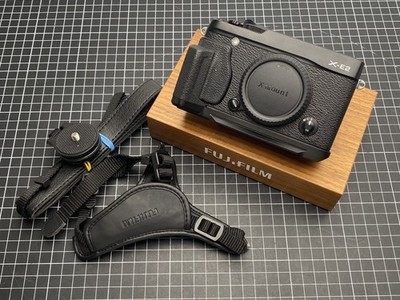 Fujifilm X-E2 Body Grip  TESTED, LIKE NEW, 16,3 MP, Mirrorless Digital Camera