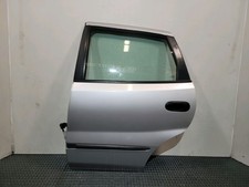 Porte arrière et accessoires Nissan TINO