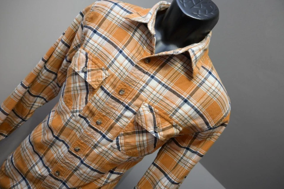 Camisa de franela con botones a cuadros caqui de montaña calce clásico para hombre talla mediana Foto 4 de 4
