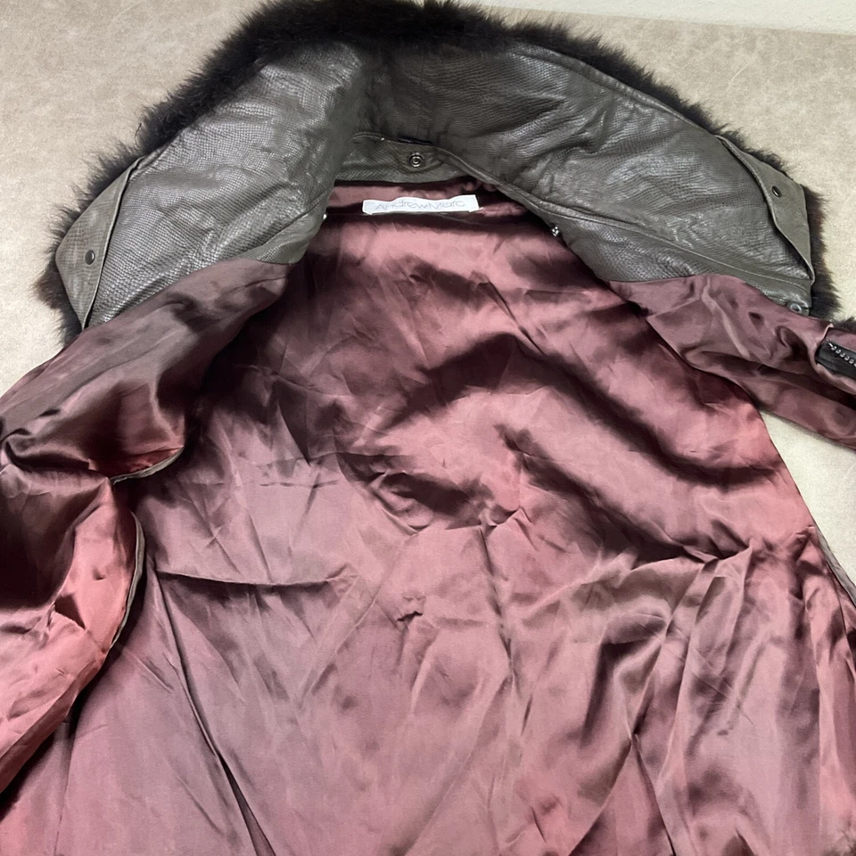 Jaqueta Colete de Couro Vintage Andrew Marc Opossum Feminina Tamanho P Marrom Retrô - Imagem 4 de 4