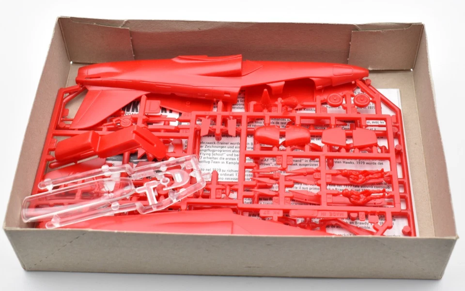Matchbox 1:72 aereo BAe Hawk T. Mk1/51 Red Arrows. Kit modello in plastica - Immagine 4 di 4