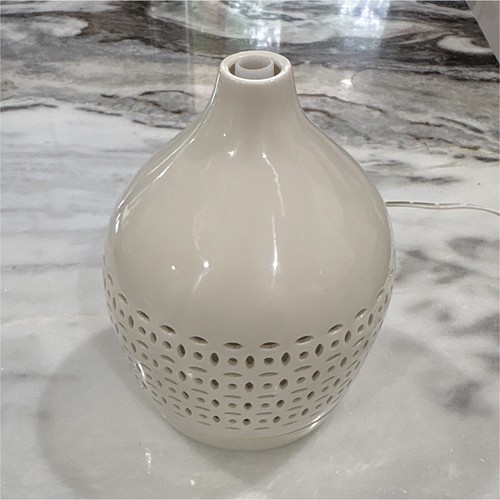 White Ceramic Oil Diffuser for Aromatherapy, Indoor Use, 1 Pack