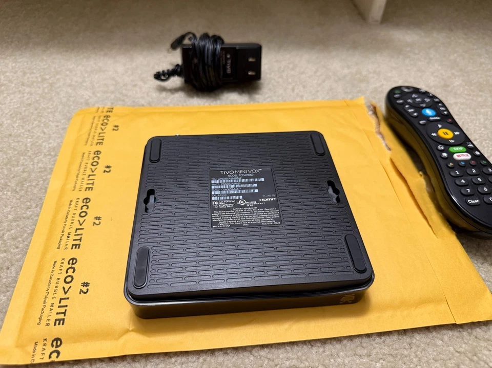 TiVo Mini VOX 4K UHD Black (TCDA95000) Lifetime-  Voice Remote - Image 3 of 4