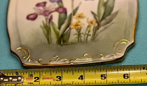 Vtg Elegant Iris Wall Trivet Signed Kerr 1999 11”x7” Gold Trim Scalloped Rim image 9