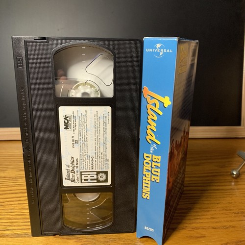Island of the Blue Dolphins (VHS) - Picture 6 of 6