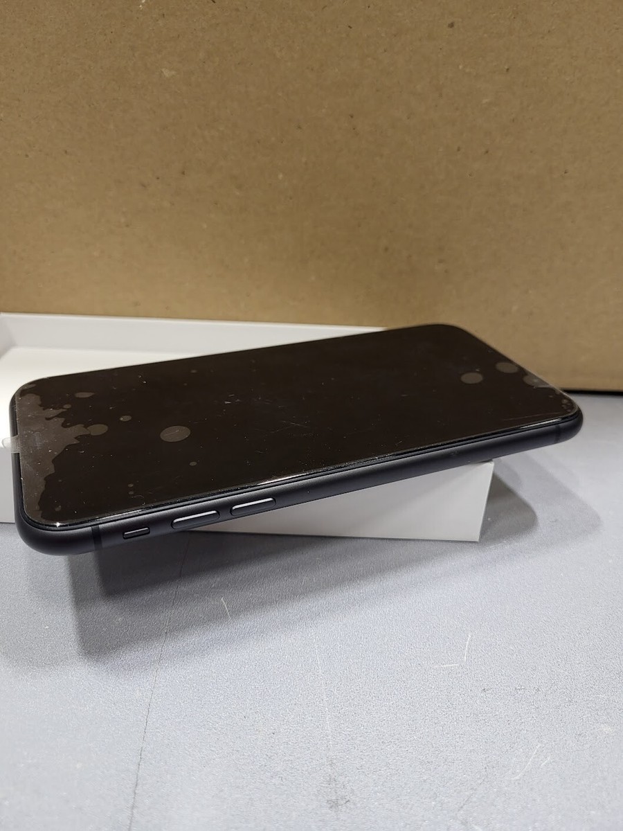 Apple iPhone 11 ブラック 64GB（林） iPhone 11 Black 64GB (Unlocked) – Plug