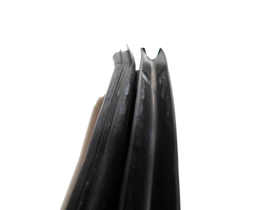 УПЛОТНЕНИЕ ЗАДНЕГО СТЕКЛА FORD FALCON 1966 1967 1968 1969 1970 4 ДВЕРИ СЕДАН - Изображение 4 из 4