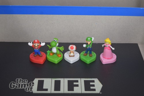 The Game of Life Super Mario Premium Edition TOAD TOKEN Board Game Hasbro - Picture 5 of 17
