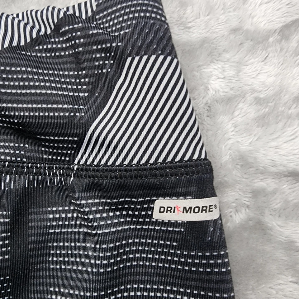 Leggings Danskin Now para mujer 2XL gris negro estampado geométrico corto capri entrenamiento Foto 4 de 4