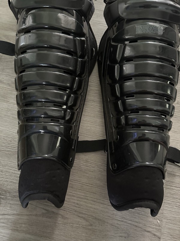 LP1 All-Star 17" Single Knee Umpire Shin Guards