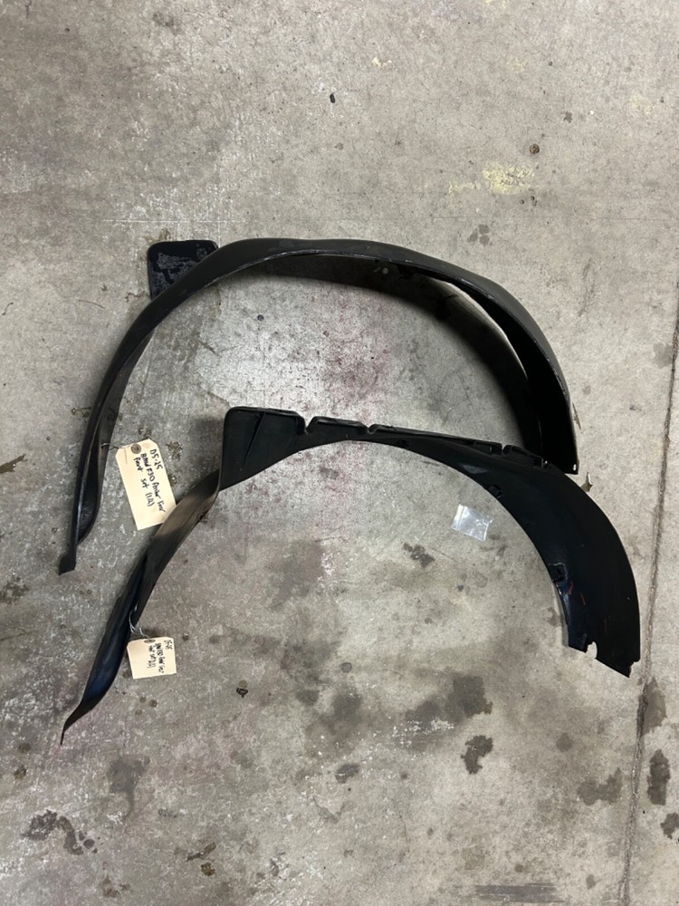 1984-93 OEM BMW E30 318i 325i Wheel Front Well Liner Mud Fender Housing Set Pair