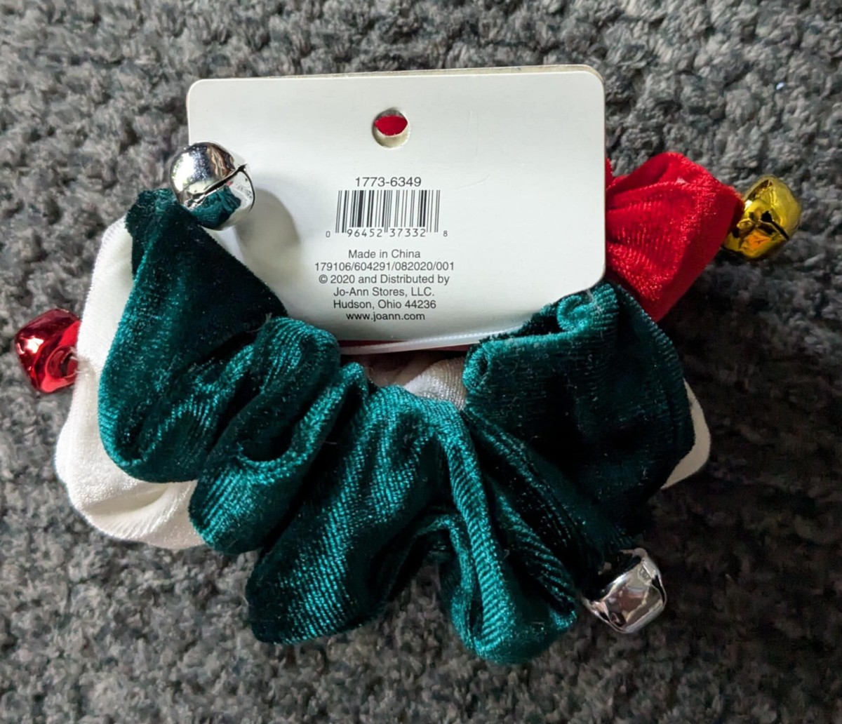 NEW Hildie & Jo Holiday 3 Pack Scrunchies red green white with