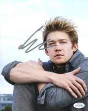 Joe Alwyn Autographed Signed 8x10 Photo ACOA