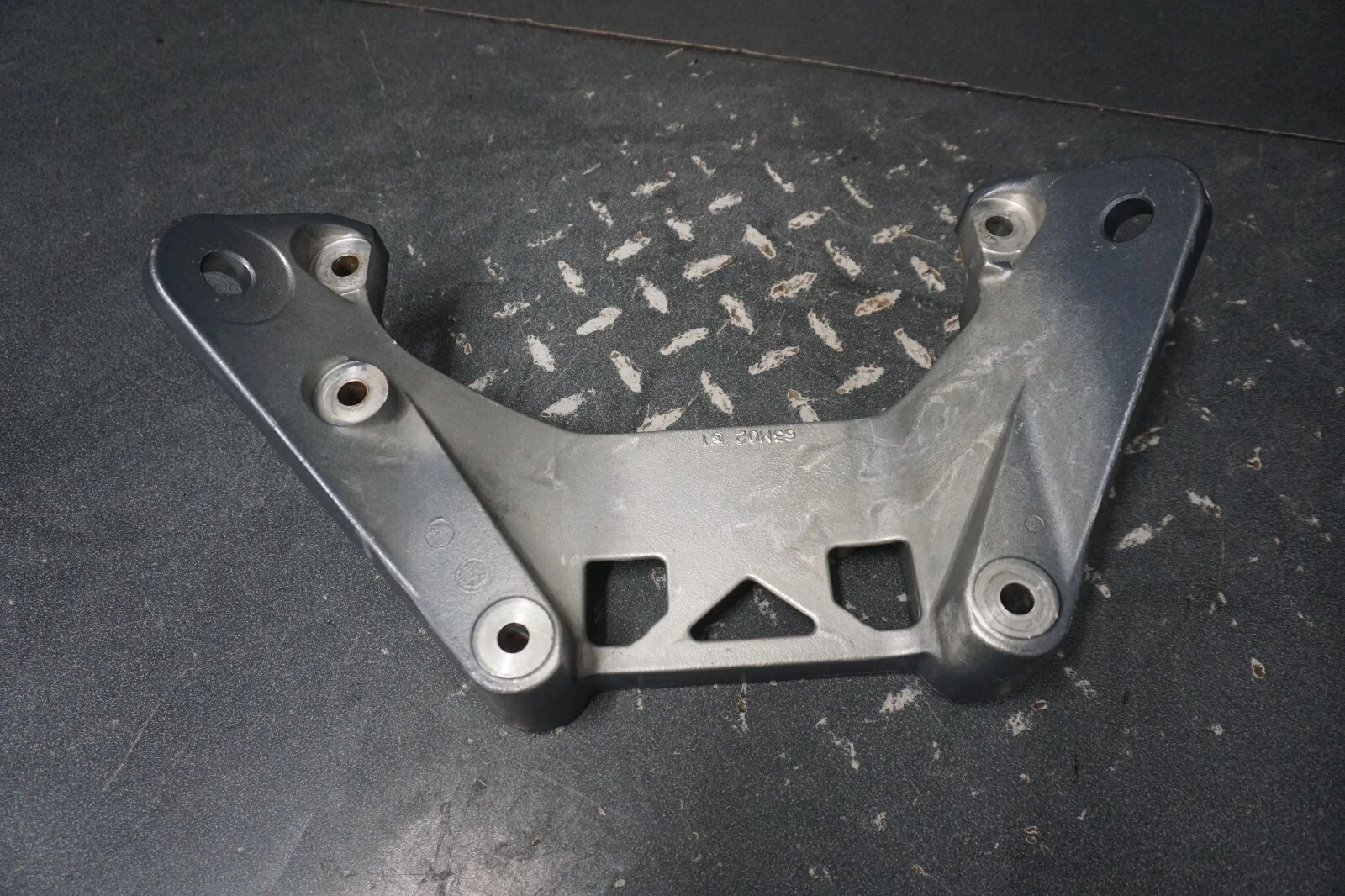 1995-2005 Yamaha OEM Engine Mount Front Upper Bracket 63M-21415-03-00 GP1200