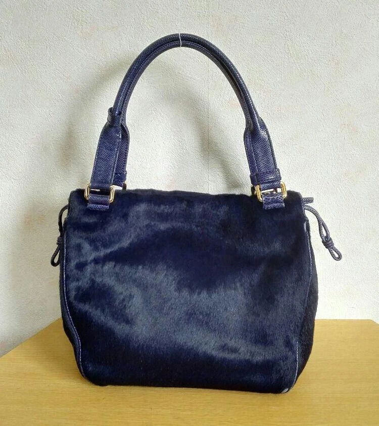 Borsa a mano Loewe Harako Navy con ciondolo borsa donna usata dal Giappone