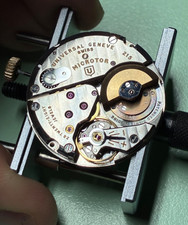 Pieces de montre/ Watch parts mouvement Universal Genève  215. 215-2