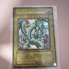 Konami Blue-Eyes White Dragon Ultra Rare Legend of Blue Eyes LOB-EN001 MP