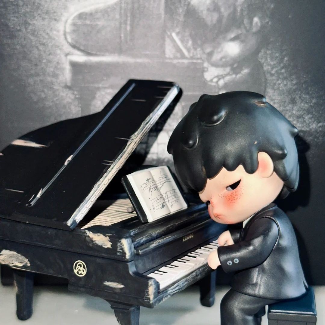 HIRONO The Pianist Figurine - Designer Miniature Art Toy Jay Chou