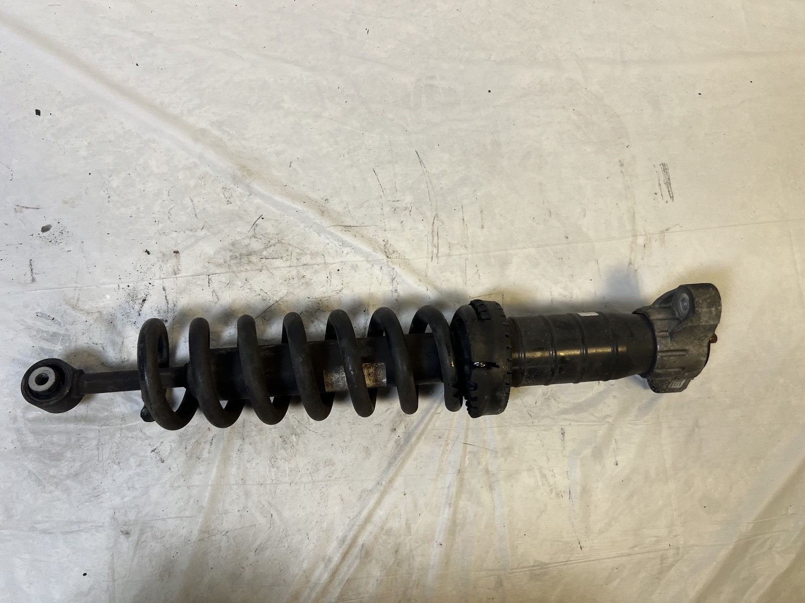 2014 - 2019 MASERATI GHIBLI REAR SHOCK ABSORBER STRUT OEM 06700088990